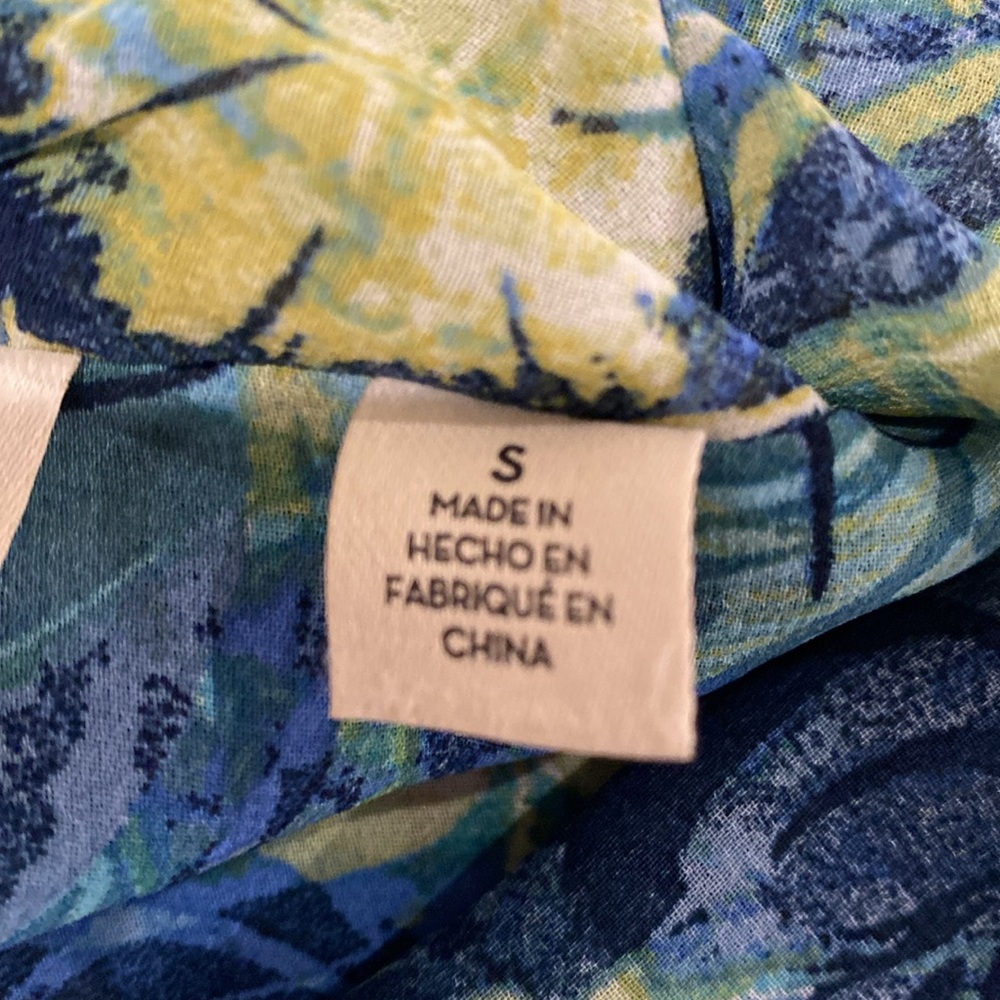 Sunset Rd size Small Blue and Green Asymmetrical Ruffled Blouse - Picture 4 of 10